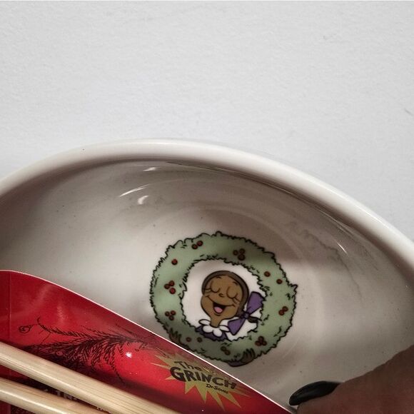 Nwt Ceramic Christmas Whoville Grinch Ramen Bowl & Chopsticks - Picture 6 of 8